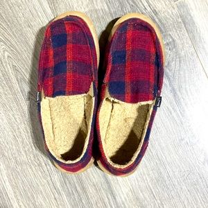 Brand new sanuks not even broken in they have the extra heigh to them